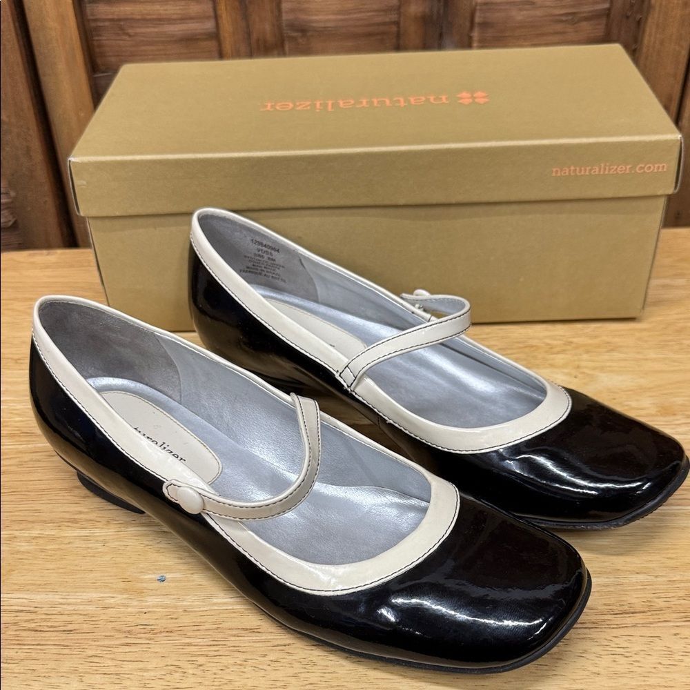 New Naturalizer Black and White Flats